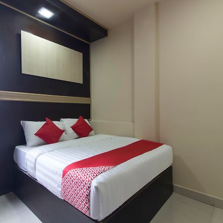Oyo 697 Niche Valley Hotel Kuala Lumpur Bagian luar foto