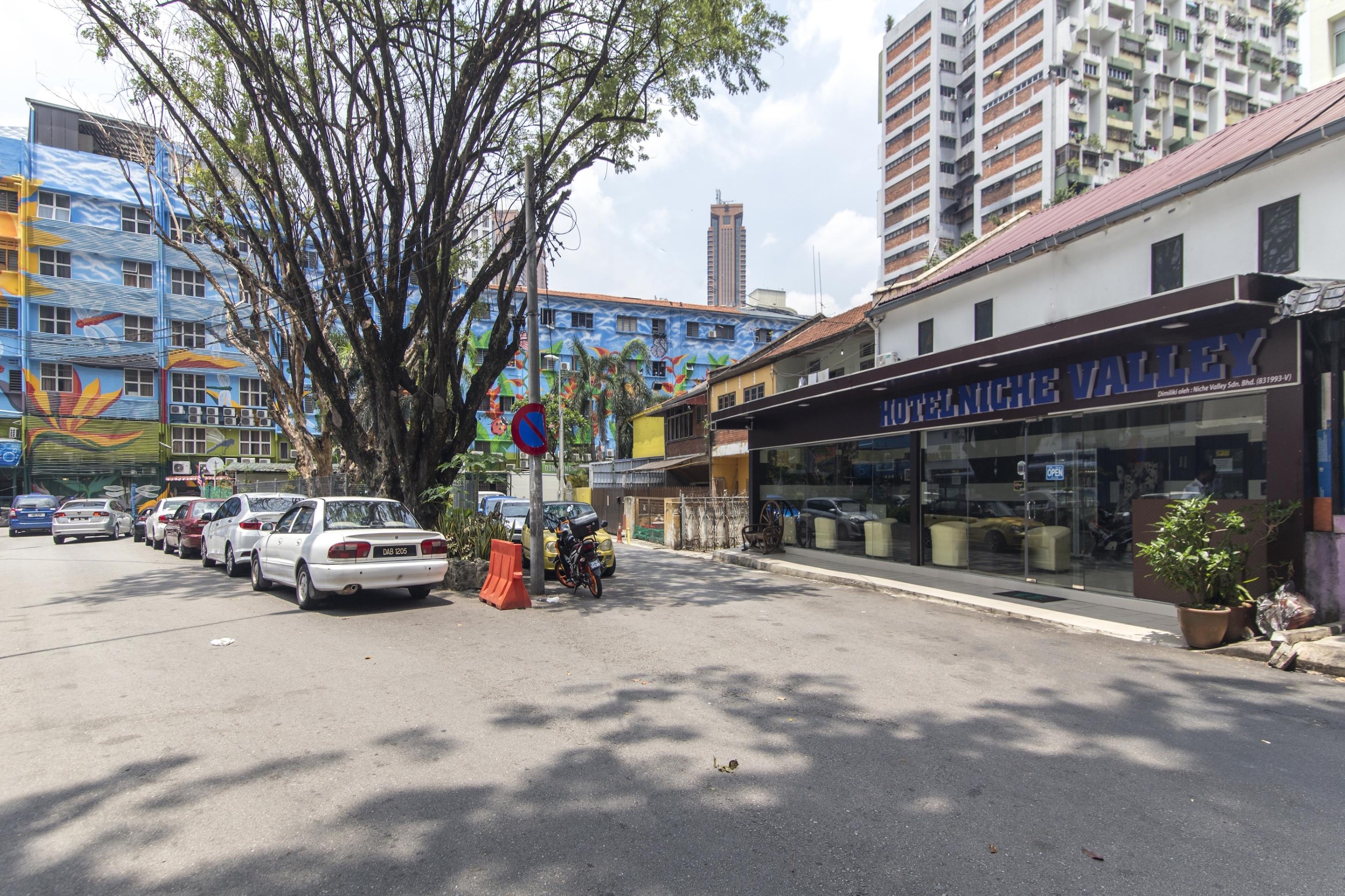 Oyo 697 Niche Valley Hotel Kuala Lumpur Bagian luar foto