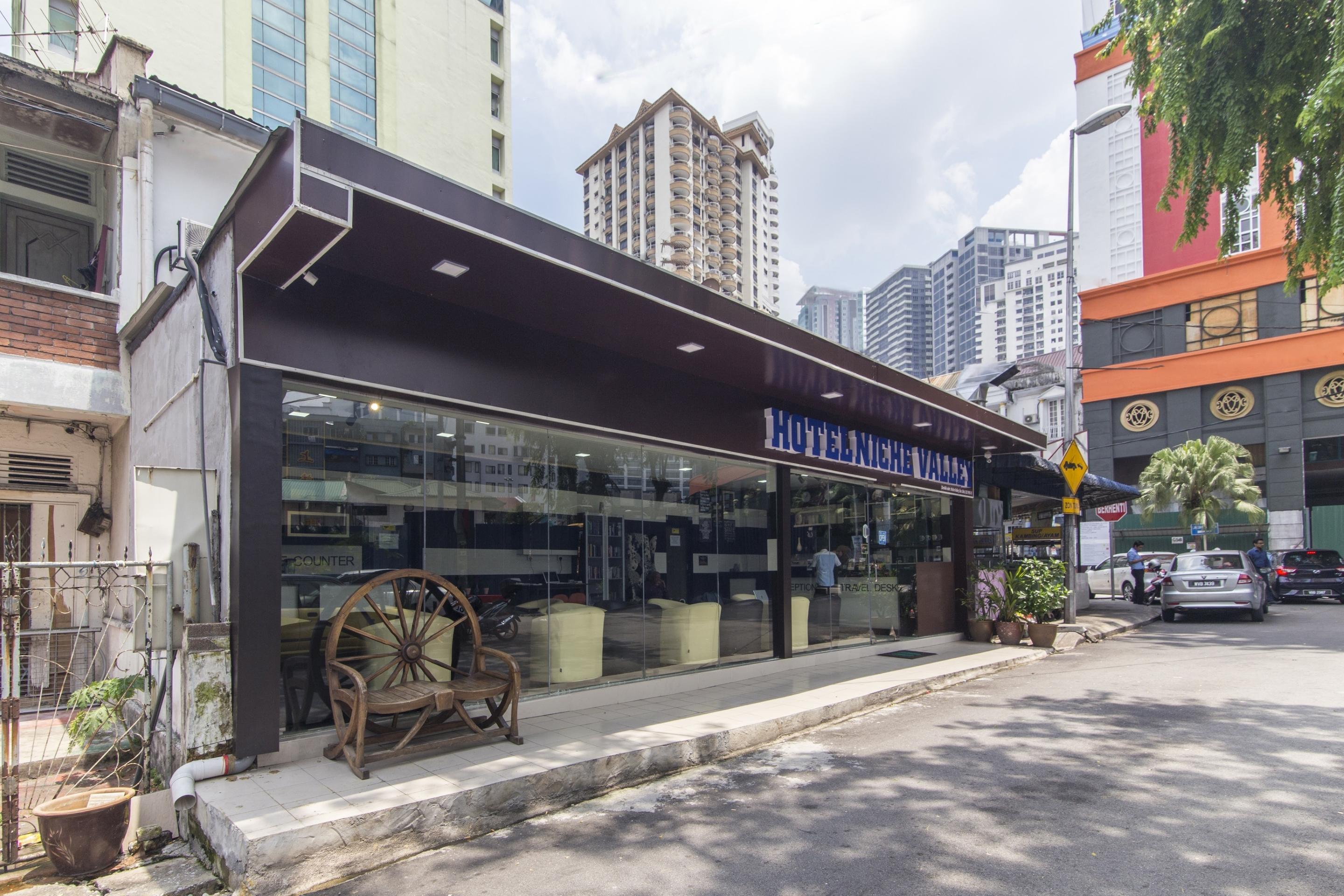 Oyo 697 Niche Valley Hotel Kuala Lumpur Bagian luar foto